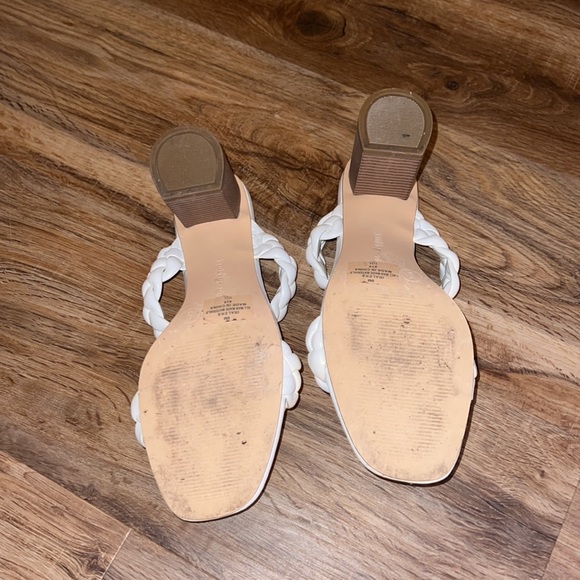 Like new white heels - Picture 2 of 3